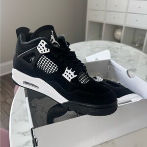 Air Jordan 4 Retro White Thunder